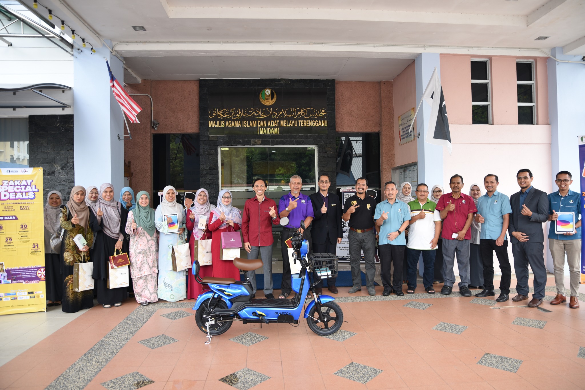 Penyampaian Hadiah Utama Zakat Special Deals 2023