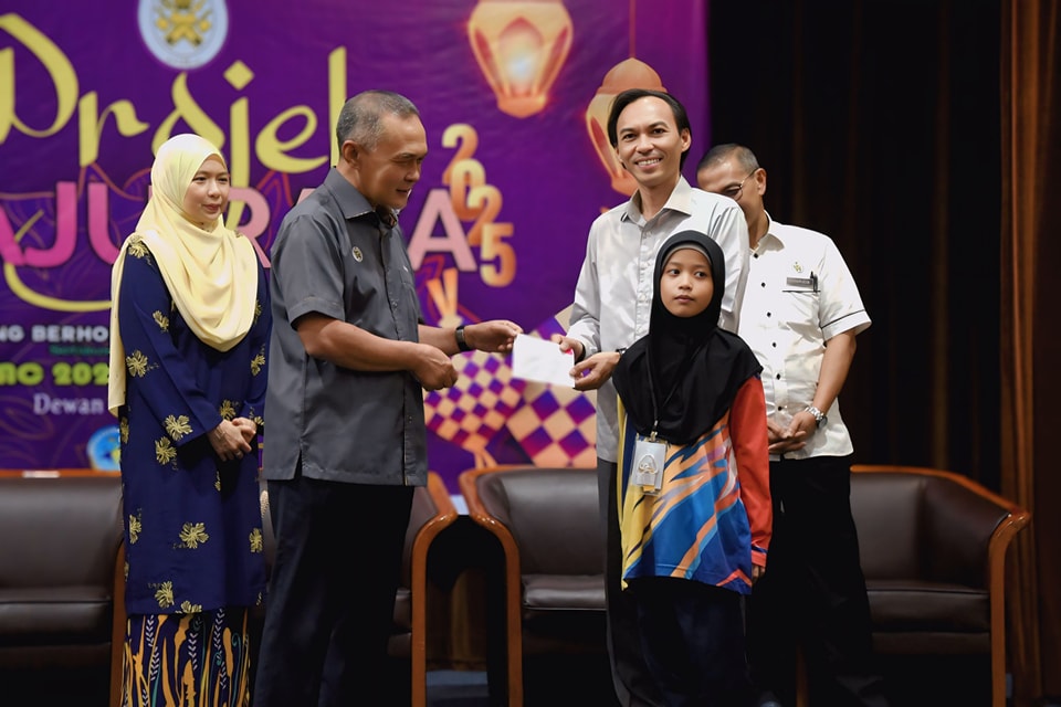 Baju Raya 2025 1