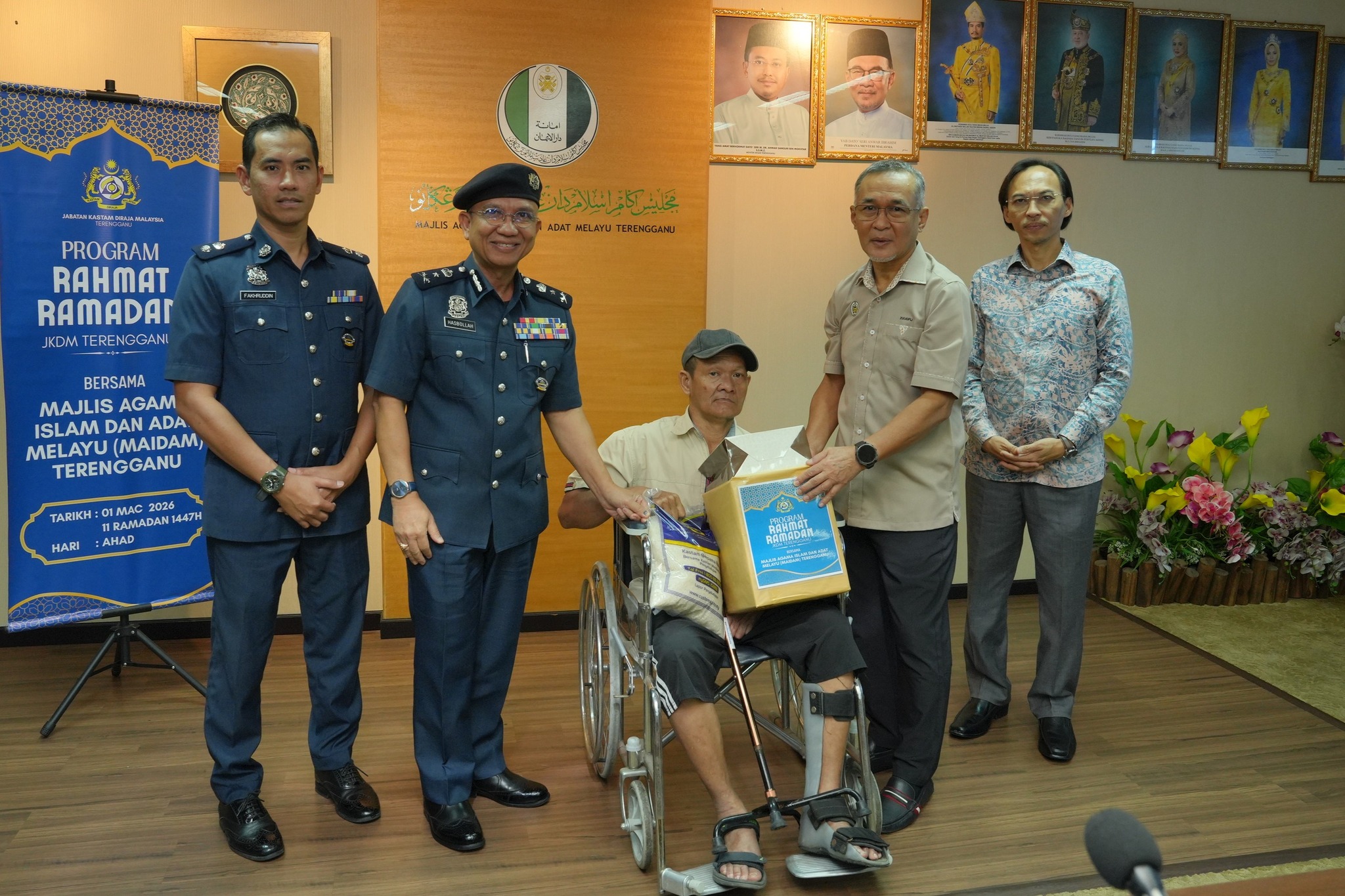 Serahan Bantuan Bersama Kastam